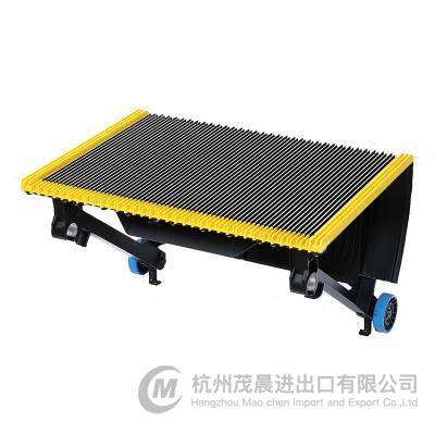 600MM BLACK ESCALATOR ALUMINUM STEP WITH NAVY-BLUE ROLLER 
